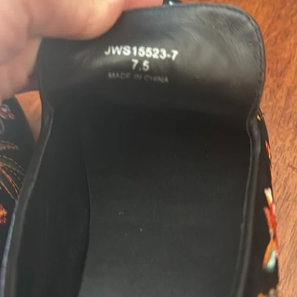 Johnny Was Bianca smocking Loafers 7.5 - Picture 4 of 7